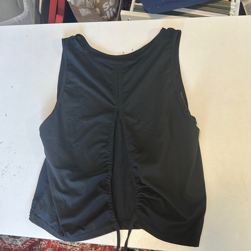 Born primitive sports top